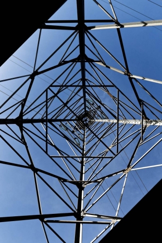 Pylone en rotation. - Saint-Orens, Janvier 2026 -