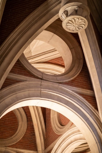 Labyrinthe de pierres, musée des Augustins